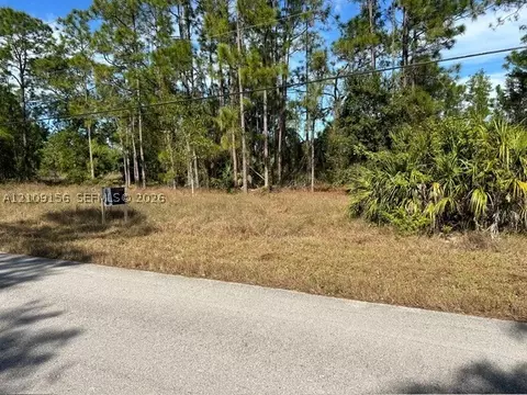 511 Addison St E, Lehigh Acres, FL 33974 photo 4