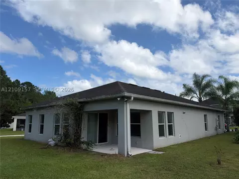 Exterior - 10930 Inside Loop, Orlando, FL 32825 photo 4 of 5