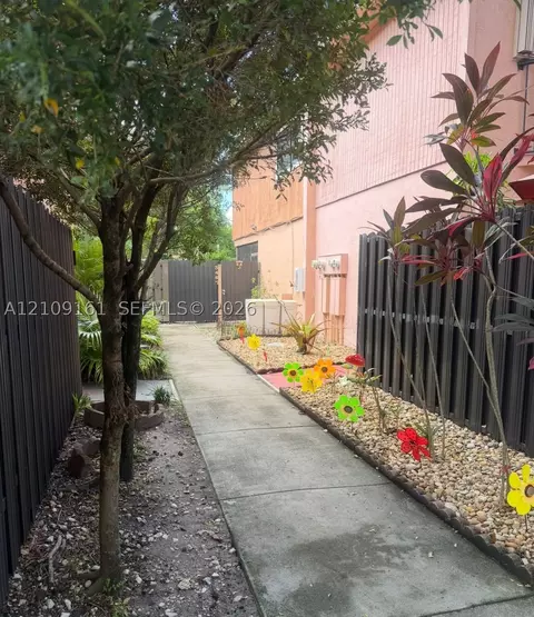 3467 SW 52nd Ave, Pembroke Park, FL 33023