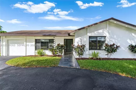 9122 SW 127th Ave, Miami, FL 33186