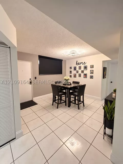 Dining - 3285 Foxcroft Rd #E206, Miramar, FL 33025 photo 1 of 1