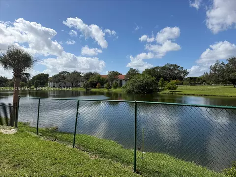 View/Area - 17530 NW 68th Ave #C2007, Hialeah, FL 33015 photo 1 of 2