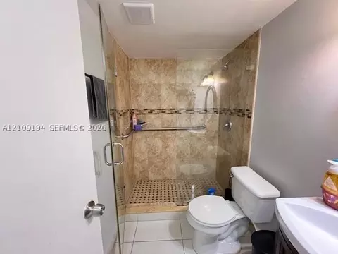 Bath - 17530 NW 68th Ave #C2007, Hialeah, FL 33015 photo 2 of 2