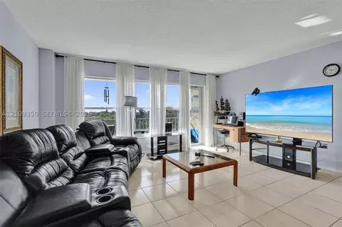 10777 W Sample Rd #616, Coral Springs, FL 33065
