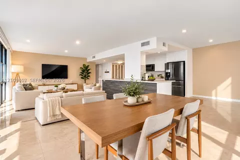 800 Parkview Dr #831, Hallandale Beach, FL 33009