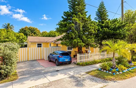 10341 NW 6th Ave, Miami, FL 33150