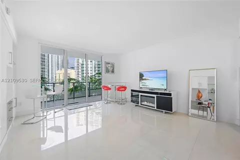 1300 Brickell Bay Dr #1600, Miami, FL 33131
