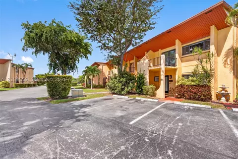 13781 SW 84th St #F, Miami, FL 33183