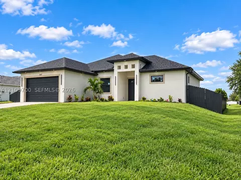 2127 NE 34 Ter, Cape Coral, FL 33909