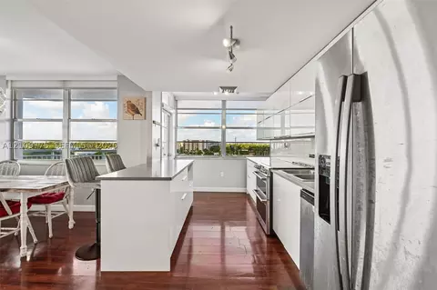 18011 Biscayne Blvd #705, Aventura, FL 33160