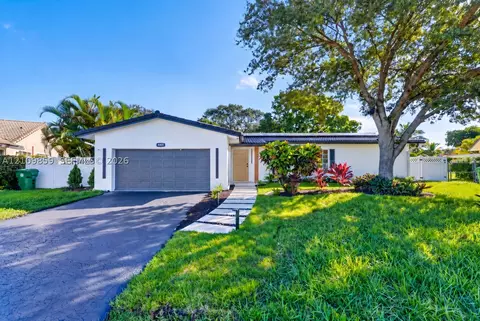 4401 NW 102nd Ter, Coral Springs, FL 33065