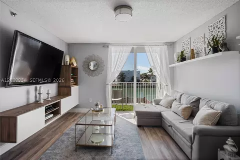 80 S Shore Dr #205, Miami Beach, FL 33141