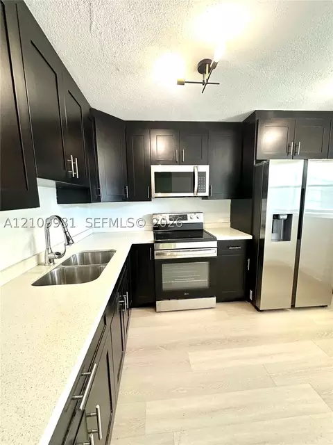 445 NE 195th St #326, Miami, FL 33179