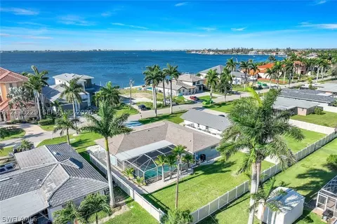 355 Bayshore Dr, Cape Coral, FL 33904