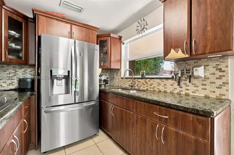 Kitchen - 419 SE 3rd St, Hialeah, FL 33010 photo 1 of 3