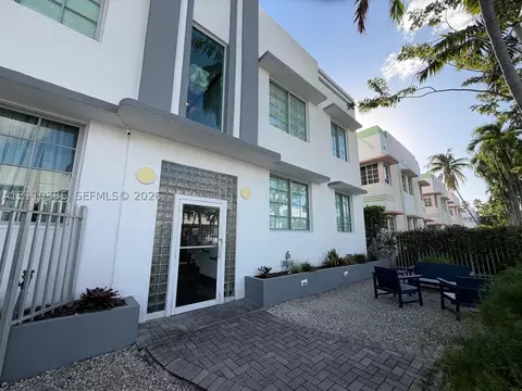 526 15th St #8, Miami Beach, FL 33139