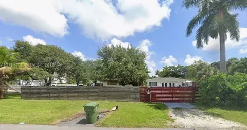 1825 SW 30th St, Fort Lauderdale, FL 33315