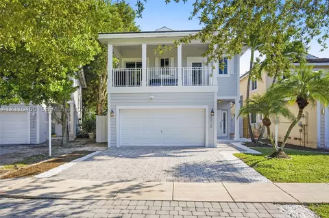 3210 SE 3rd Dr, Homestead, FL 33033