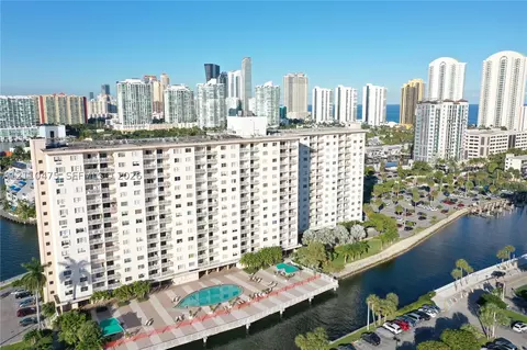 400 Kings Point Dr #601, Sunny Isles Beach, FL 33160