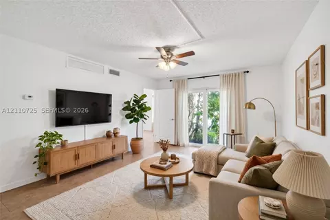 5246 NE 6th Ave #F32, Oakland Park, FL 33334