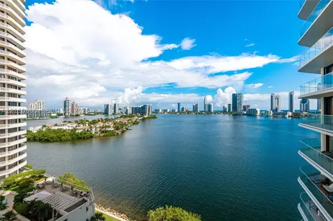 2800 Island Blvd #1105, Aventura, FL 33160