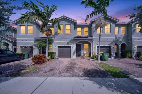 2381 SE 14th St, Homestead, FL 33035