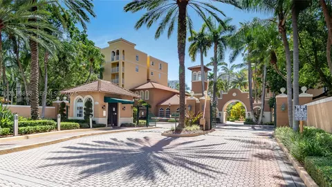19655 E Country Club Dr #6207, Aventura, FL 33180