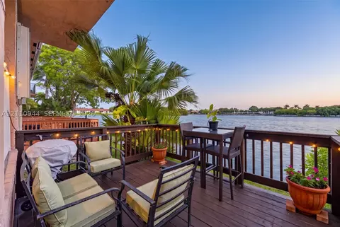 3271 NW 44th St #5, Oakland Park, FL 33309