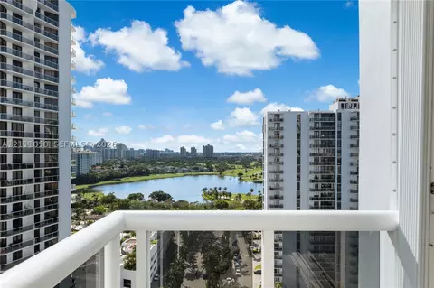 20505 E Country Club Dr #1938, Aventura, FL 33180