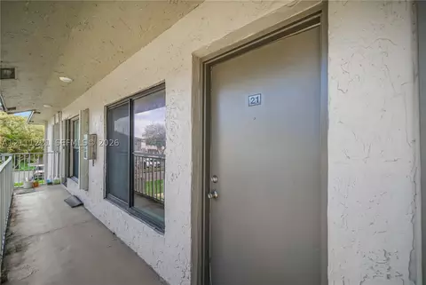15316 SW 72nd St #19-21, Miami, FL 33193