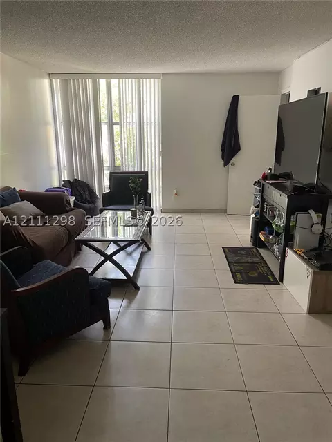210 172nd St #323, Sunny Isles Beach, FL 33160