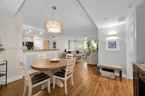 2421 NE 65th St #211, Fort Lauderdale, FL 33308