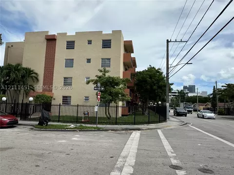 677 SW 9th Ave #204, Miami, FL 33130