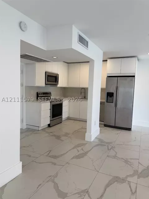 17560 Atlantic Blvd #106, Sunny Isles Beach, FL 33160
