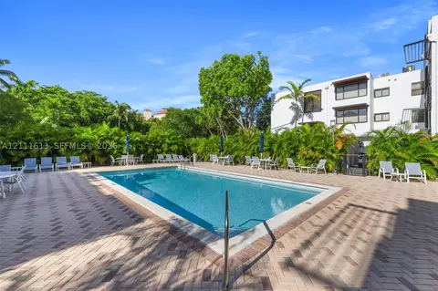 Exterior - 201 Enid Dr #31, Key Biscayne, FL 33149 photo 4 of 6