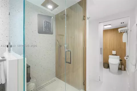 Bath - 201 Enid Dr #31, Key Biscayne, FL 33149 photo 5 of 6