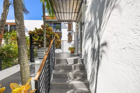 Exterior - 201 Enid Dr #31, Key Biscayne, FL 33149 photo 2 of 6