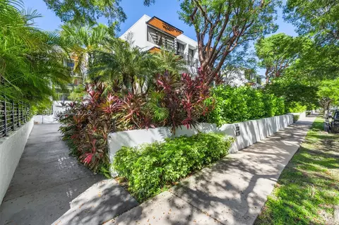 Exterior - 201 Enid Dr #31, Key Biscayne, FL 33149 photo 1 of 6