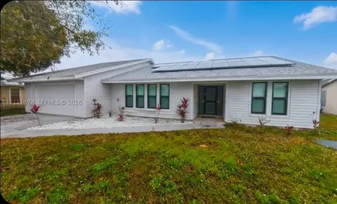 333 NE Greenbrier Ave, Port Saint Lucie, FL 34983