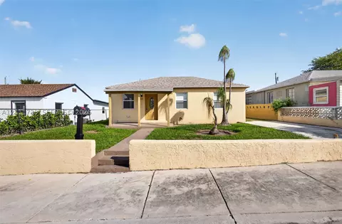 840 W 4th St, Riviera Beach, FL 33404