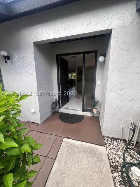350 Quincy Ct, Royal Palm Beach, FL 33411
