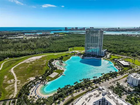 2411 Laguna Cir #2311, North Miami, FL 33181