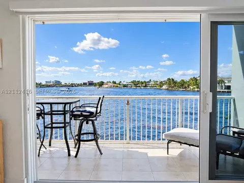 1201 S Riverside Dr #208, Pompano Beach, FL 33062