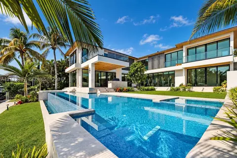 770 Lake Rd, Miami, FL 33137
