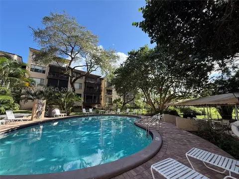 6100 S Falls Cir Dr #411, Lauderhill, FL 33319