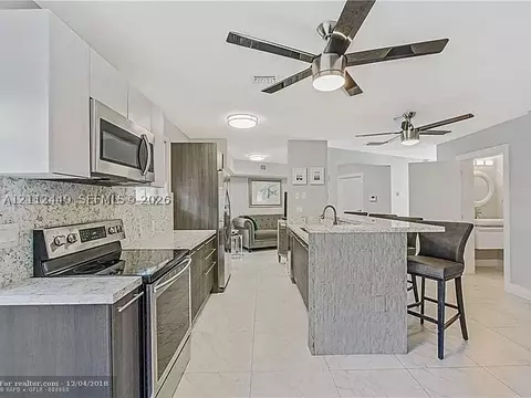 725 SE 14th Ct, Fort Lauderdale, FL 33316