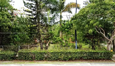 330 NW 127th Ave, Miami, FL 33182