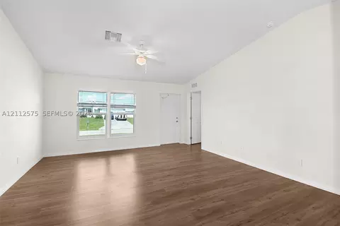 Living - 9041 E Broad, Labelle, FL 33935 photo 3 of 5