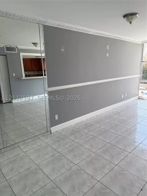 210 172 St #326, Sunny Isles Beach, FL 33160