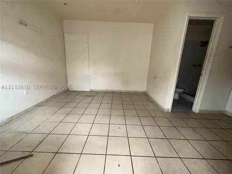 Living - Undisclosed, Hialeah, FL 33013 photo 4 of 4